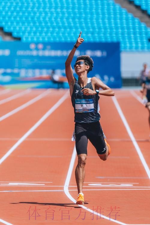 体育人万米高空同生命赛跑 体育人万米高空同生命赛跑